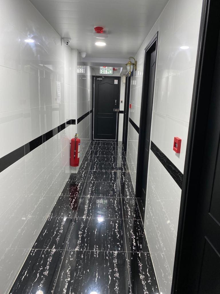 Day And Night Hostel Block D 10Th Floor Hong Kong Exterior foto